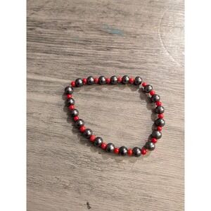 Handmade Charcoal Grey‎ Faux Pearl and Red Beaded Stretch Bracelet